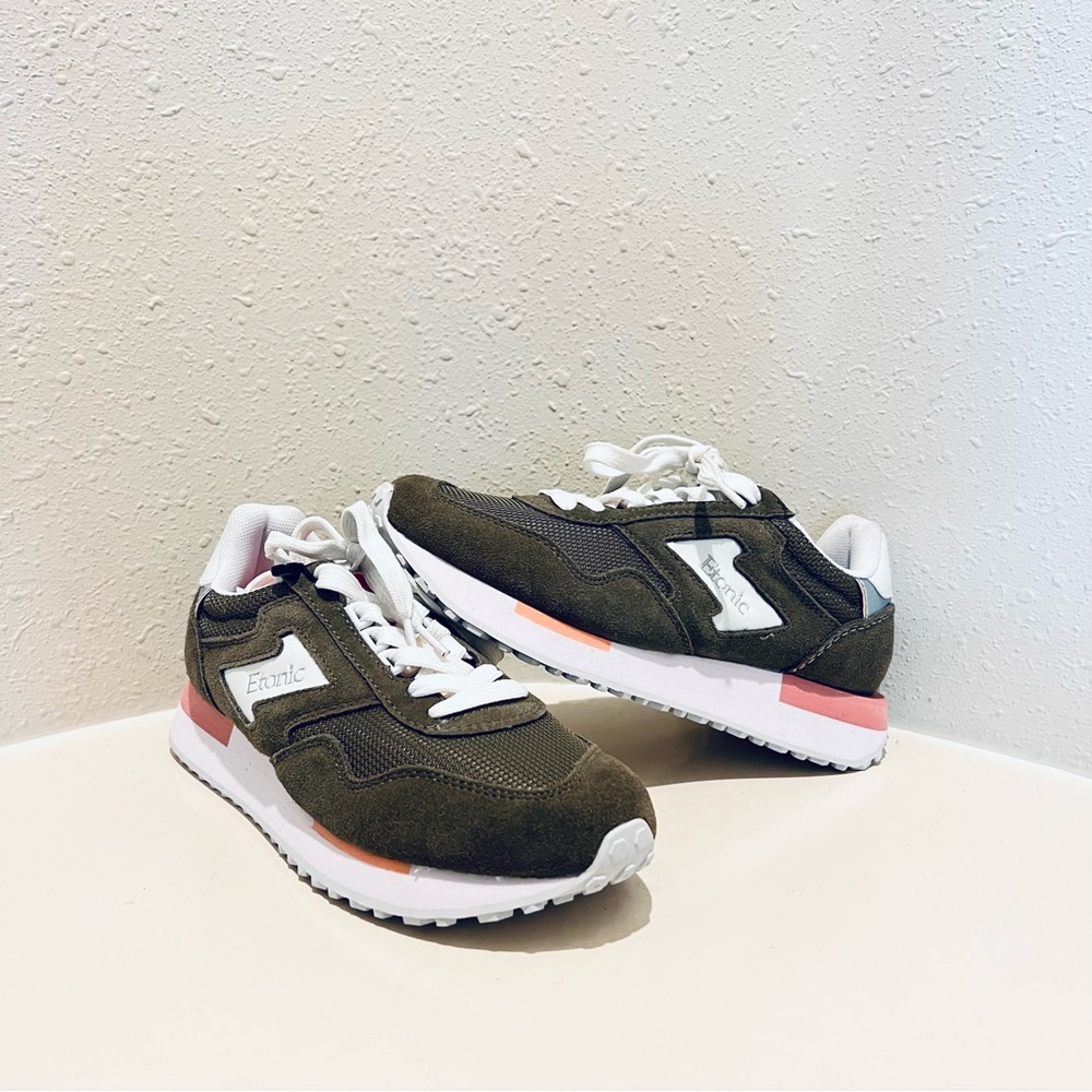 Etonic Women’s Running Olive Pink Sneakers Size 7.5 NWT